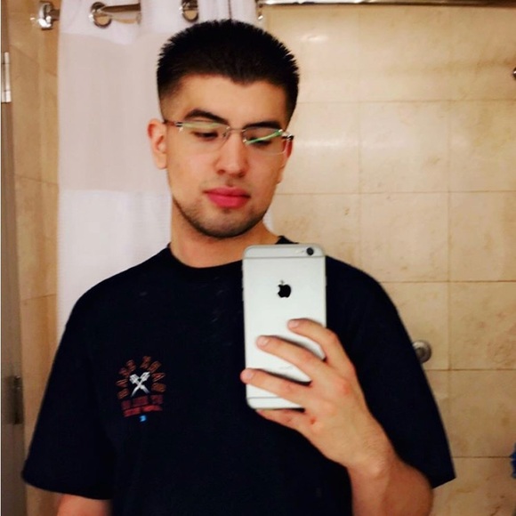 Meet your Posher, Bobby - Picture 1 of 1